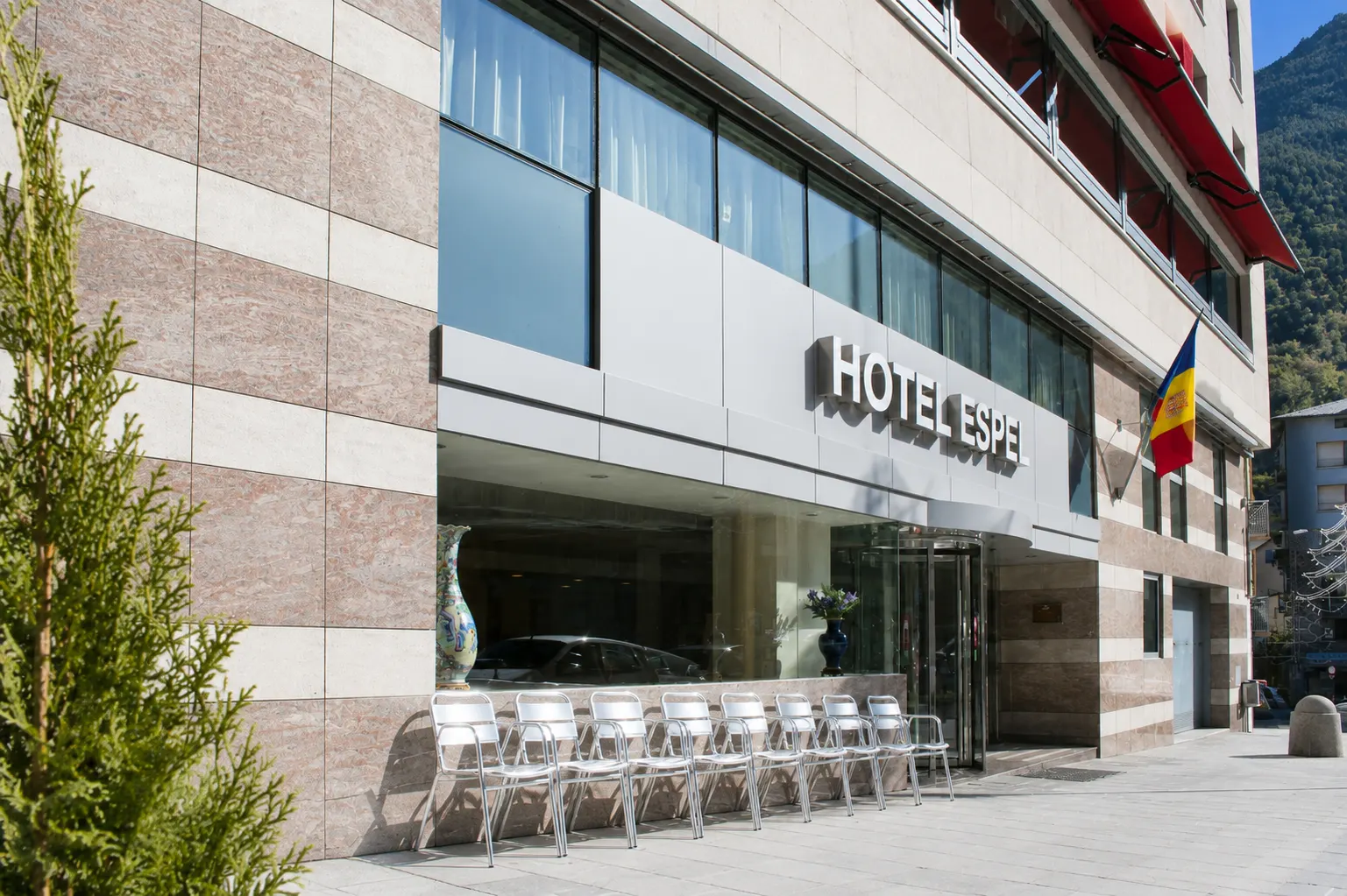 Entrée de l’Hotel Espel aujourd’hui