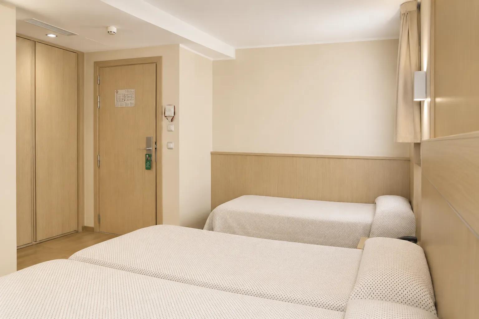 Hotel Espel Triple Room